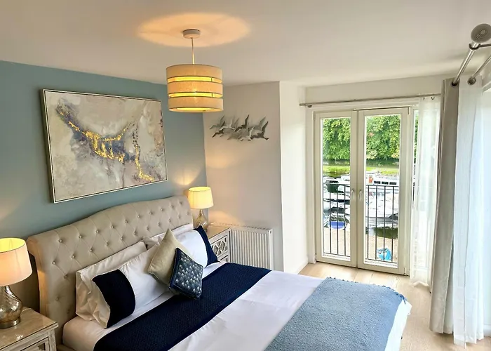 Riverside View Penthouse In Balloch, Loch Lomond