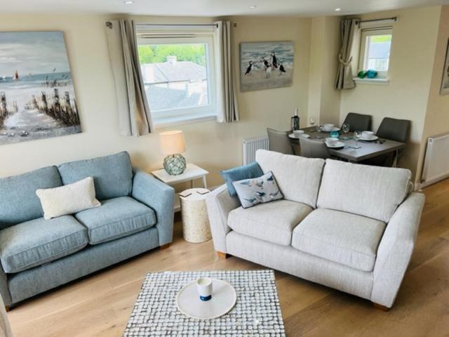 Riverside View Penthouse In Balloch, Loch Lomond Apartment *
